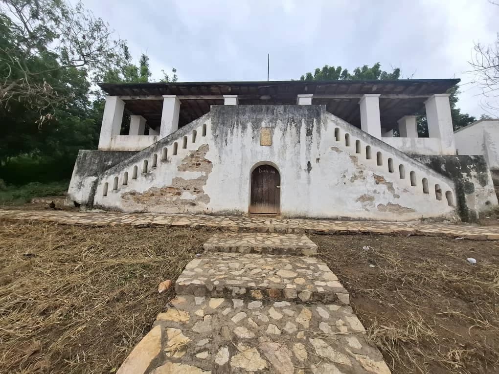 Frederiksgave plantation house at Sesemi, with twin staircases and a stone path